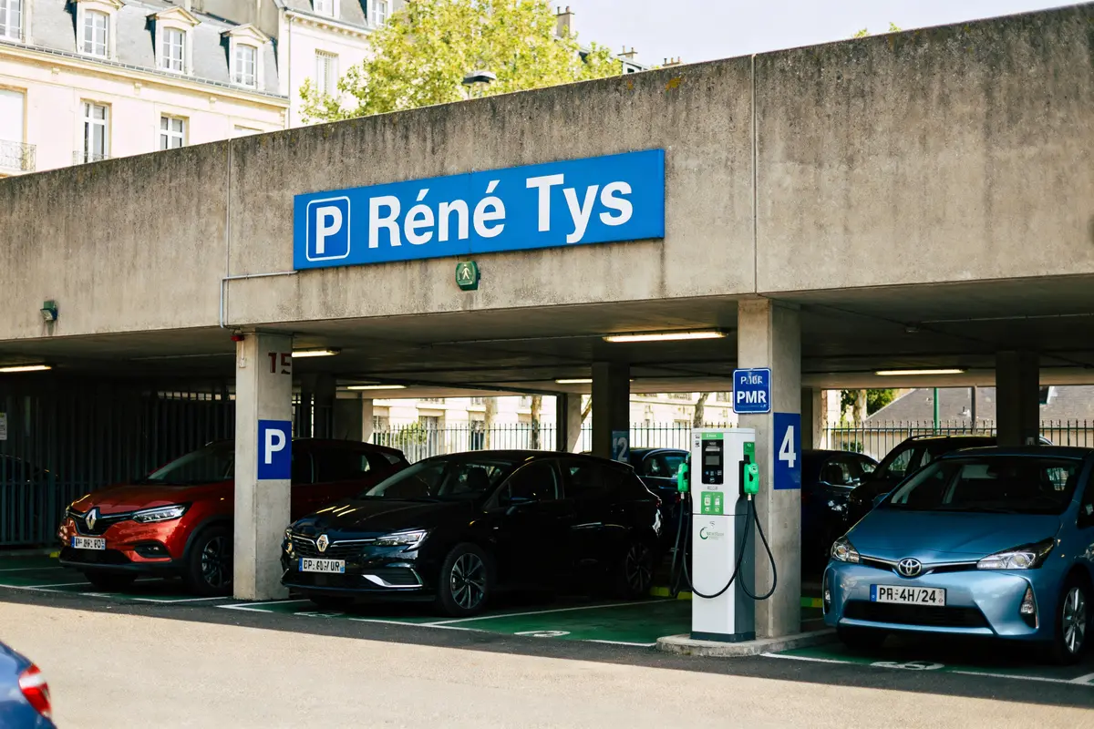 Parking René Tys Reims : horaires, accès et disponibilité